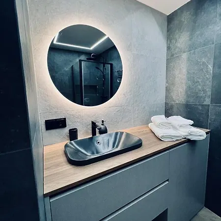 Emilio Namai Apartman *